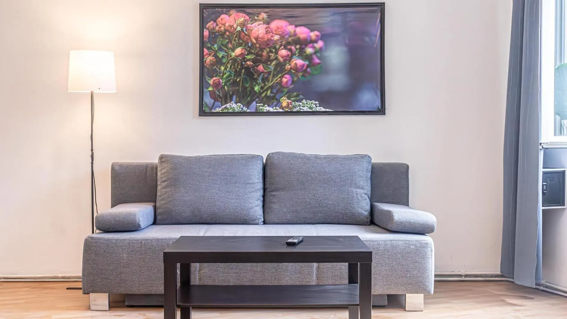 Pleasant 2Br Apt- Near Train Station Hetzendorf Vienna Apartment