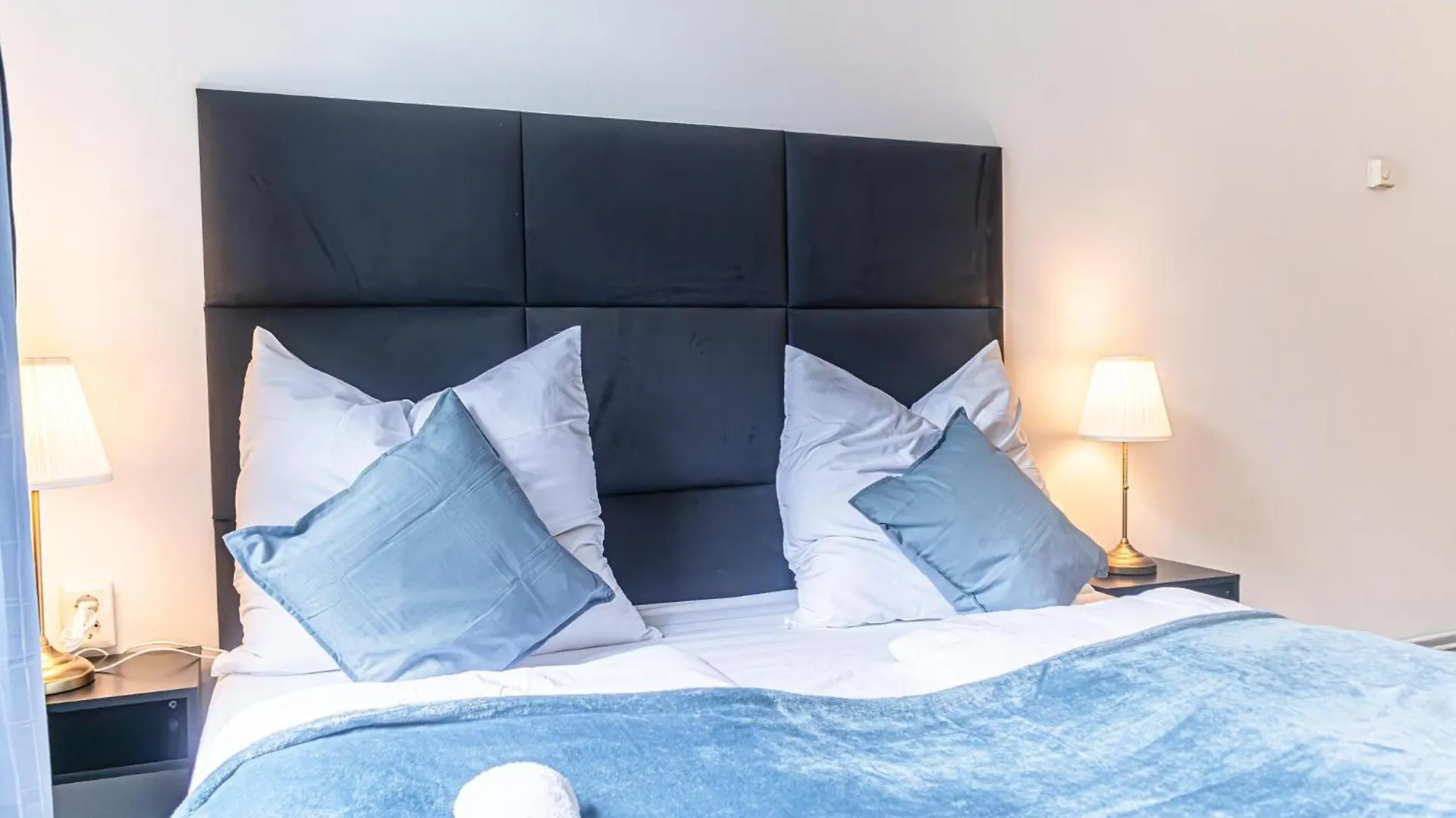 Apartment Pleasant 2Br Apt- Near Train Station Hetzendorf Vienna
