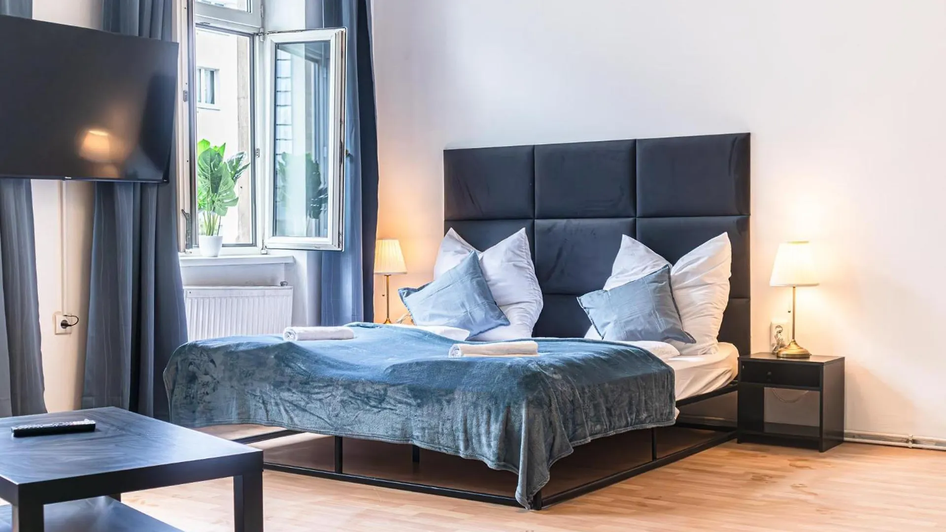Pleasant 2Br Apt- Near Train Station Hetzendorf Vienne 0*,  Autriche