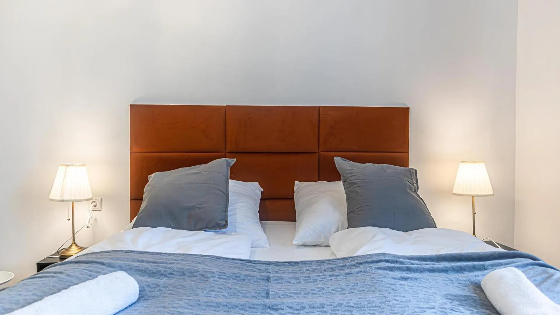 Pleasant 2Br Apt- Near Train Station Hetzendorf Vienne Appartement