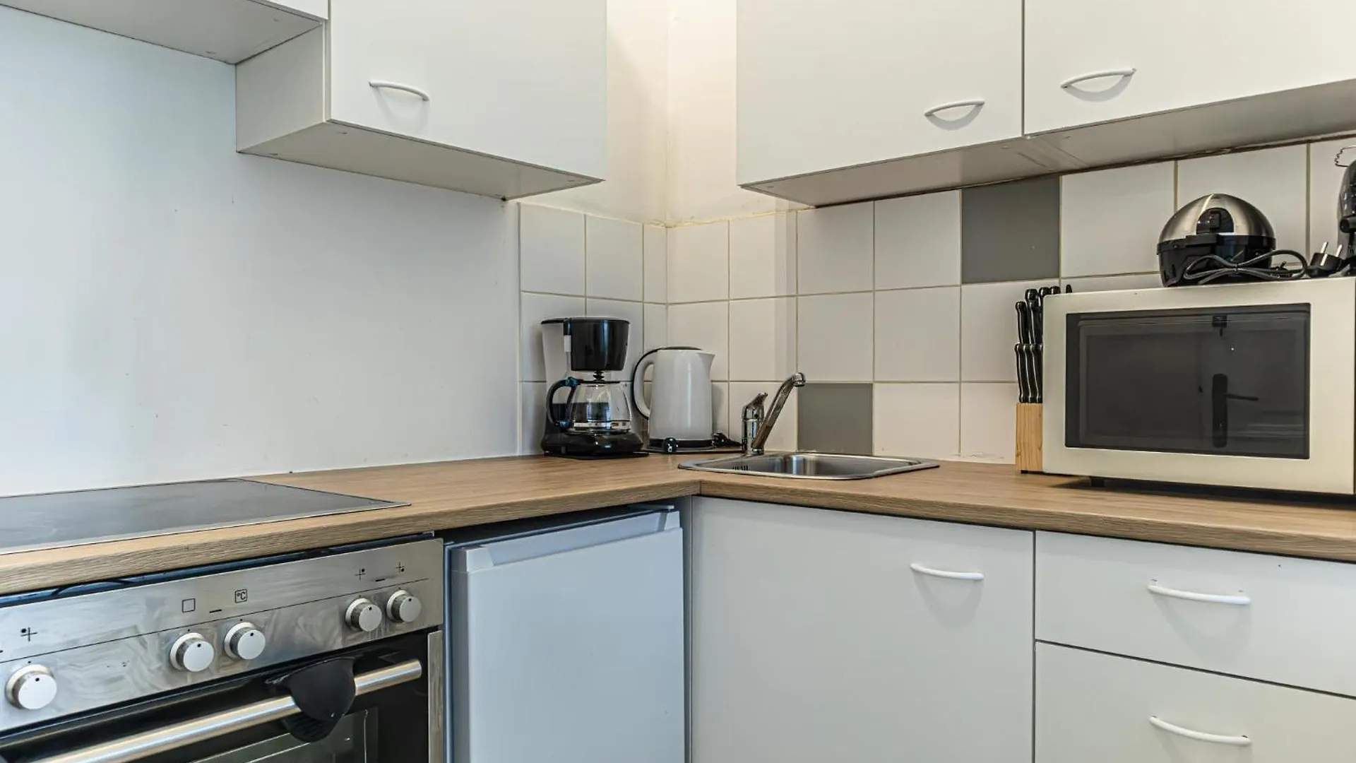 Pleasant 2Br Apt- Near Train Station Hetzendorf Vienne Autriche