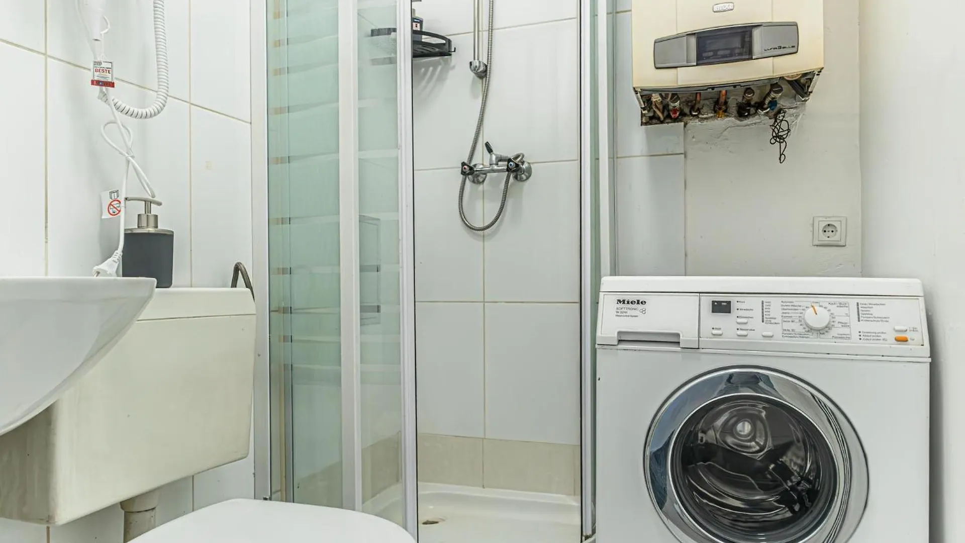 Appartement Pleasant 2Br Apt- Near Train Station Hetzendorf Vienne